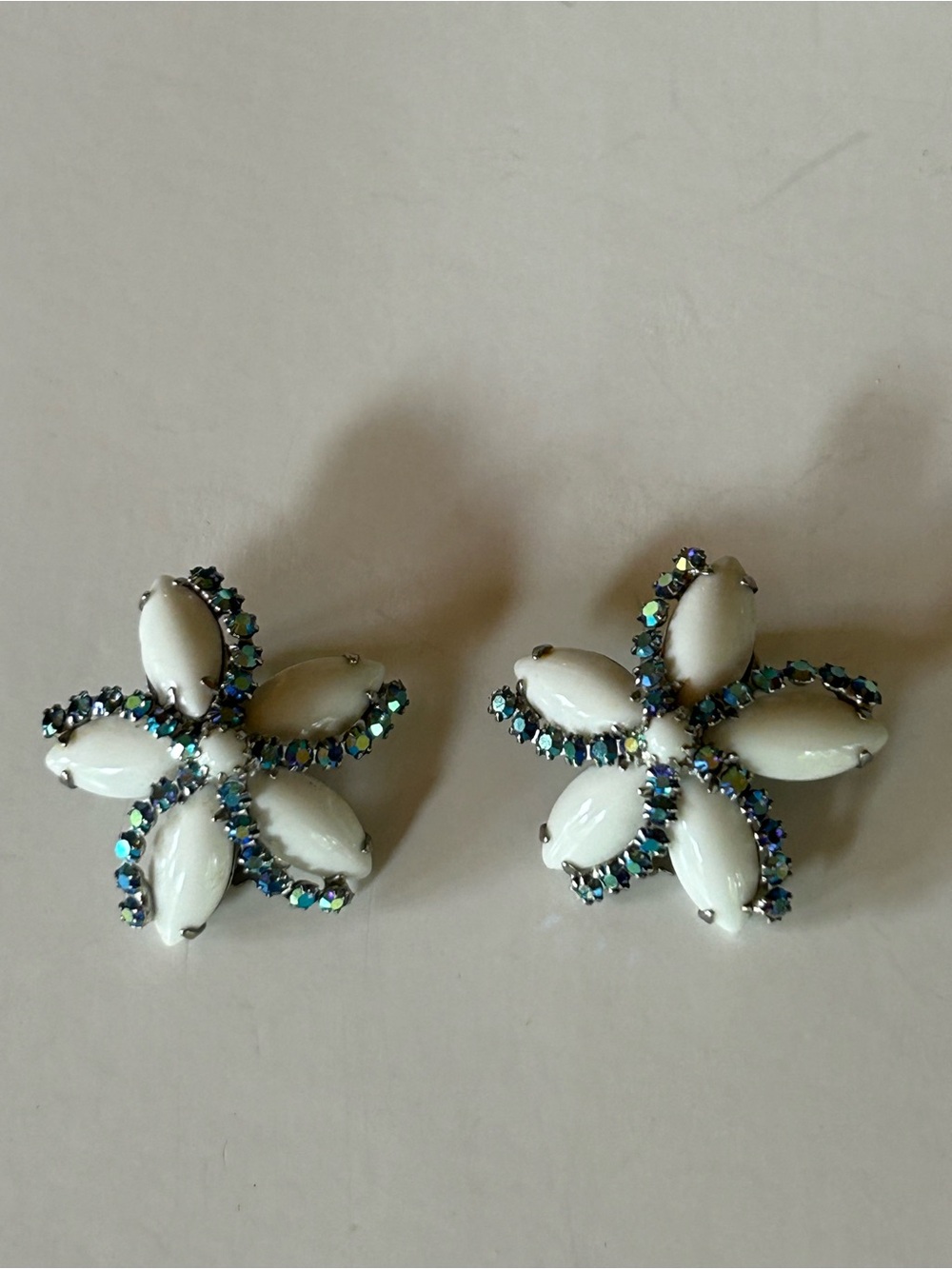 Gorgeous Vintage Weiss Earrings
